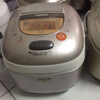 Nồi cơm điện cao tần Toshiba VIP-hút chân không áp suất Nấu cơm rất ngonđể cả tuần không thiu2 vanđời nhất của Toshiba
