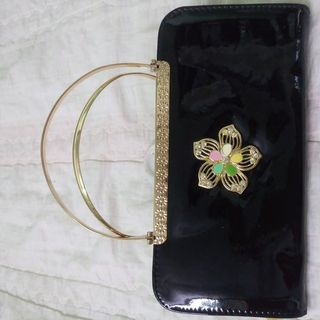 ví cầm tay