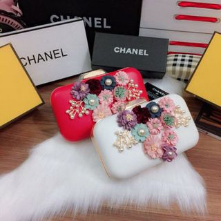 ví nữ đính phụ kiện