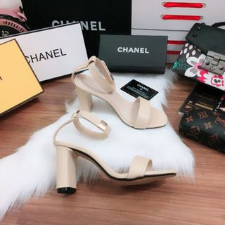 giay sandal got vuông
