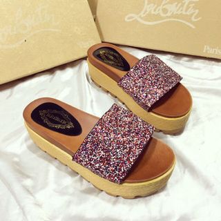 dép qua ngang cao câp