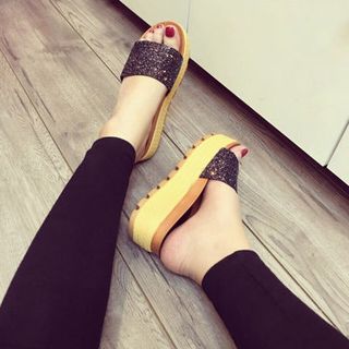 dép qua ngang cao câp