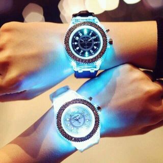 đồng hồ đèn led