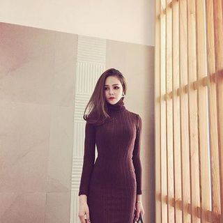 Váy len tăm cổ lọ S180