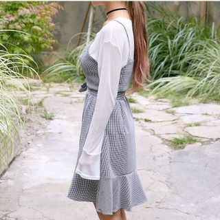 đầm caro hai dây
