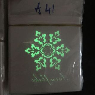 hình xăm dán phát sáng trong đêm