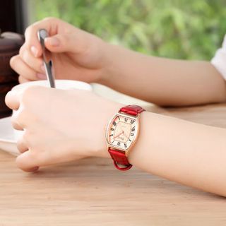 Đồng hồ nữ thời trang thiết kế trẻ trung sang trọng mẫu mới