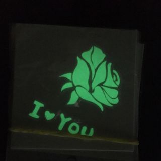 hình xăm dán phát sáng trong đêm