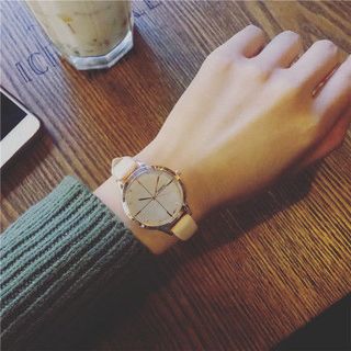 Đồng hồ nữ thời trang màu sắc trẻ trung kiểu dáng thoải mái