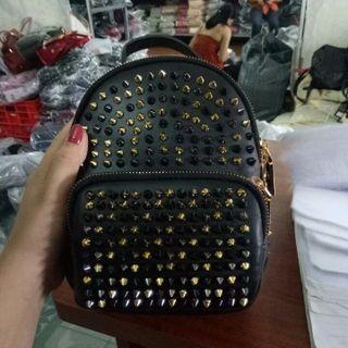 Balo đinh QC