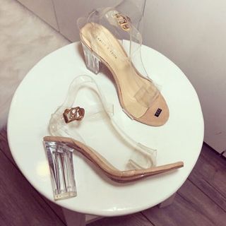 giay got vuong quai trong