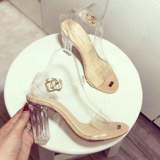 giay got vuong quai trong