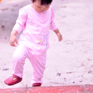 Bộ trụ bé gái