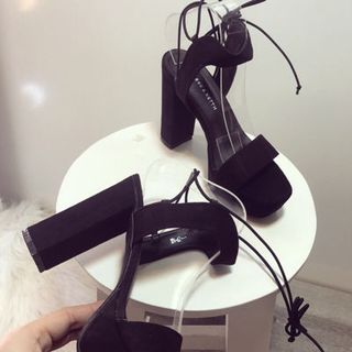 giay sandal got vuông cột dây