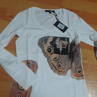 Áo đính đá in 3d