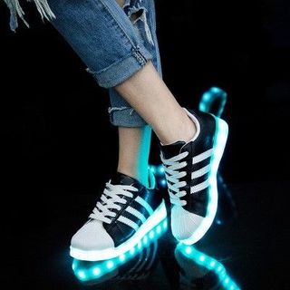 Giày phát sáng đen TB523