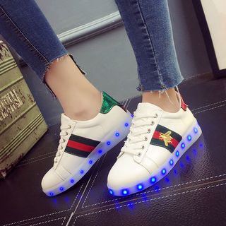 Giầy phát sáng TB562
