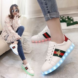 Giầy phát sáng TB562
