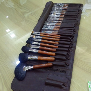 Bộ Cọ Makeup Forever 30 Cây Lông Chồn