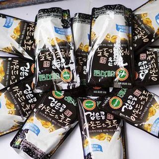 SỮA ĐẬU ĐEN ÓC CHÓ HẠNH NHÂN Hàn Quốc VEGEMIL 195ml x 20 bịch