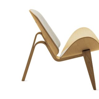 Shell Chair - Mấu ghế gỗ tự nhiên giúp bạn thư giãn hiệu quả nhất
