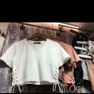 áo thun bên hông cột dây