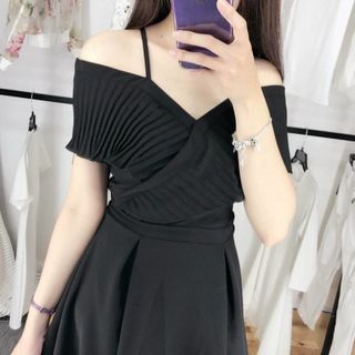đầm 2 dây bẹt vai tầng