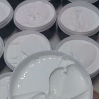 Kem siêu trắng spa khách