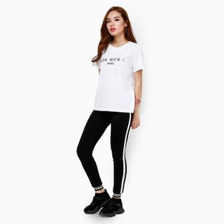 Áo thun nữ tay ngắn màu trắng họa tiết chữ M6
