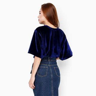 Áo nhung nữ thời trang tay ngắn họa tiết chữ Memory