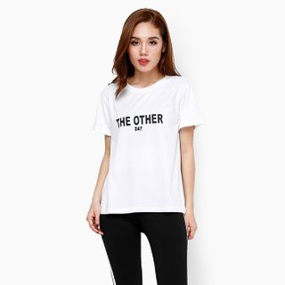 Áo thun nữ tay ngắn màu trắng họa tiết chữ M2