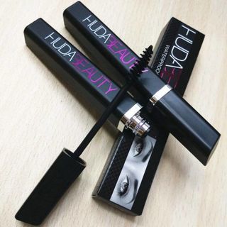 Masscara Dày Mi Không Trôi Huda Beauty giá sỉ