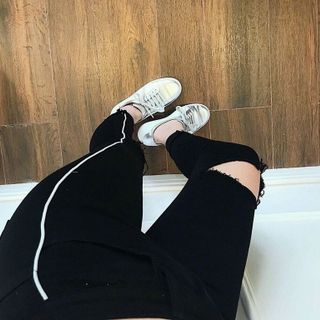 Quần kaki rách gòi