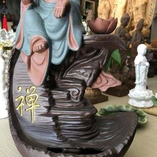 thác khói trầm hương phật tọa cung trăng lớn
