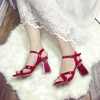giay sandal cao got vuông