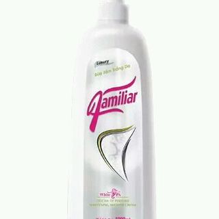 Sữa tắm trắng Familiar