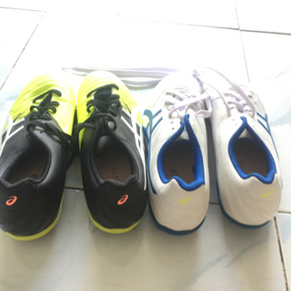 giày đá banh asicss 100