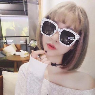 MẮT KÍNH SỈ
