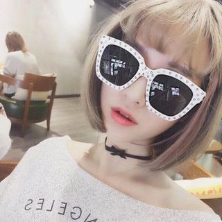 MẮT KÍNH SỈ
