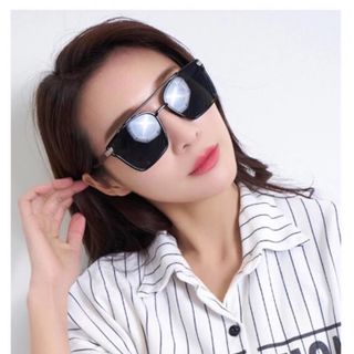 MẮT KÍNH SỈ