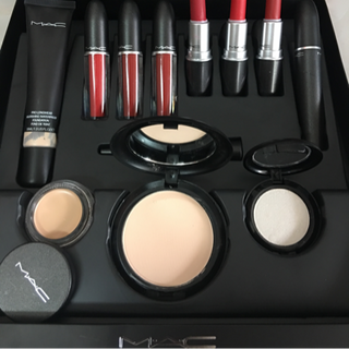 bộ trang điêm MAC
