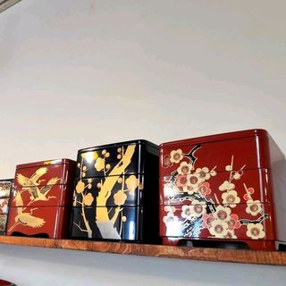 Đồ gỗ sơn mài Nhật Bản