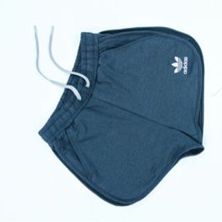 quan short nu