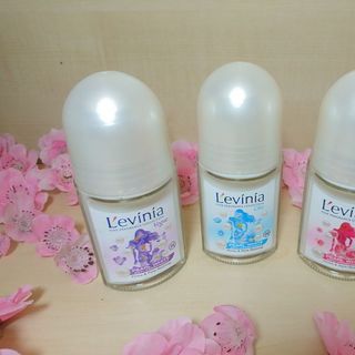 Lăn khử mùi trắng da ngọc trai Levinia 50g