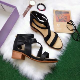 Sandal Nados