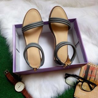 Sandal Nados