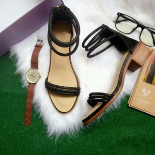Sandal Nados