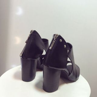 giày cao got vuông