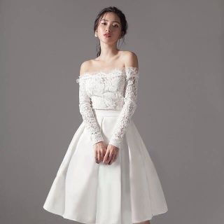 Đầm xòe trắng phối ren tay dài 2280