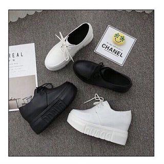 giày banh mi độn đế cá tính